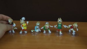 Фигурки волка Забиваки - официального талисмана FIFA для ЧМ по футболу 2018 в России