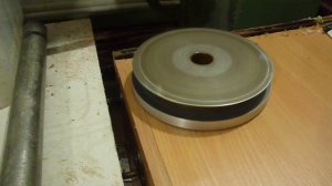 центробежное литье силиконовых приманок на моих эпоксидных формах скапированых от других форм