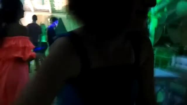 Свадьба? Юбилей? Как развлечь нам всех гостей? Зая. Хз смотреть онлайн