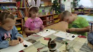 Веселый снеговик