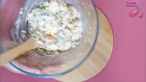 ОТБИВАЕМ СЕЛЕДКУ МОЛОТКОМ и заворачиваем начинку. Порясающая ЗАКУСКА ИЗ СЕЛЬДИ на праздничный стол