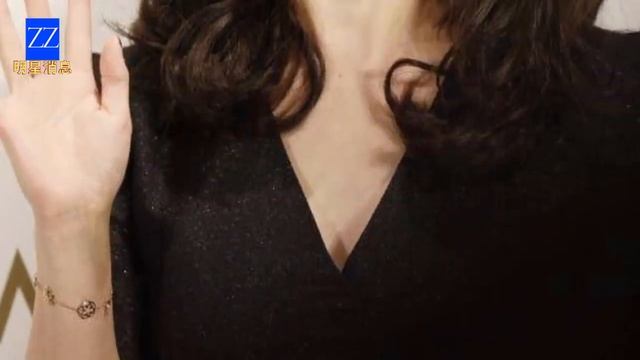 宋慧乔再次得到一位知名人士的承认“暗恋”，但直到现在才愿意说出来。 смотреть онлайн