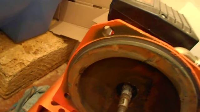 Меняем сами сальник и уплотнение насосной станции Днипро НСЧ 80П смотреть онлайн