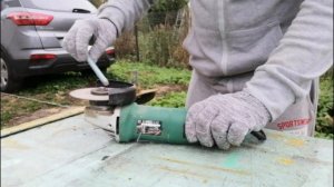 12. Навес для автомобиля. Нарезаю шпильки в столбчатый фундамент.