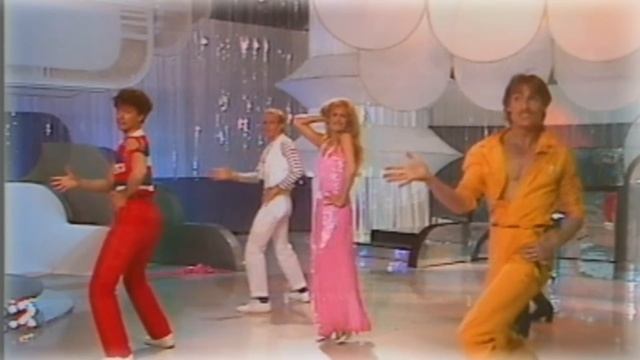 Laissez-moi Danser | Monday Tuesday | Dalida смотреть онлайн
