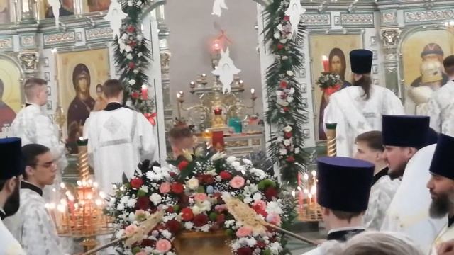 Начало ночной пасхальной службы, Барнаул, 2022 смотреть онлайн