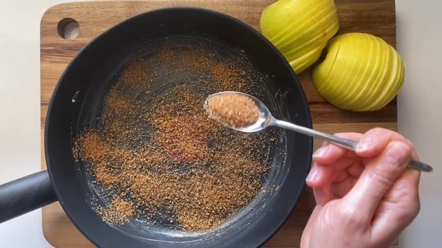 ШАРЛОТКА В СКОВОРОДКЕ. Невероятный пирог без духовки и взбивания. СОЧНЫЙ ПИРОГ НА МОЛОКЕ