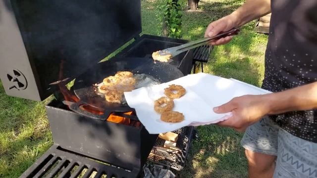 Маринованные креветки и кольца кальмара на мангале