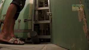 Монтаж короба, прячем канализацию и водоснабжение ванной комнаты.