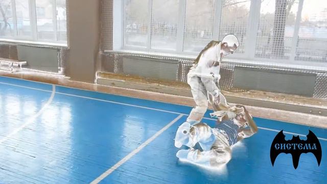 Управление противником через подручные предметы смотреть онлайн