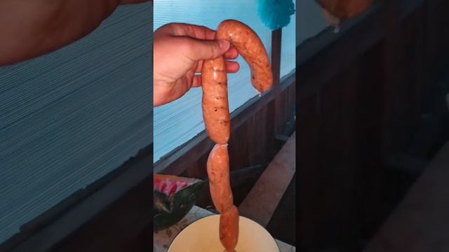 ЖАРЮ КУПАТЫ НА МАНГАЛЕ ?? смотреть онлайн