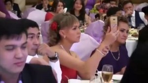 Брат спел песню сестре на её свадьбе!?