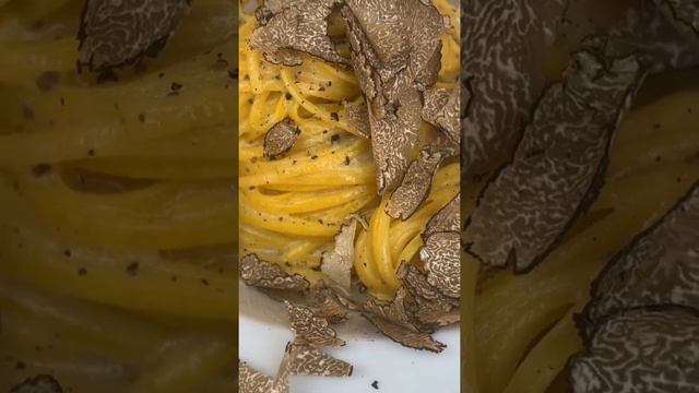 Italy, Alba the capital of the white truffle Италия, Альба столица белого трюфеля