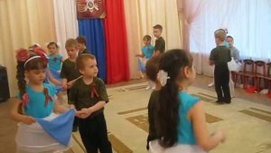 Танец "Синий платочек" детский сад