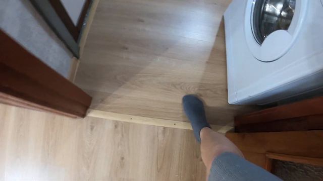 Ламинат на деревянный пол в Хрущевке. Спустя 2 года смотреть онлайн