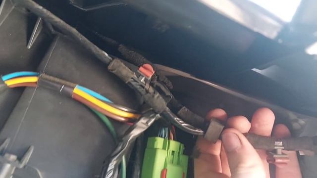 Jeep Cherokee: GLOVE BOX LIGHT Factory Install (Important Upgrades) [‘97-’01 XJ] смотреть онлайн