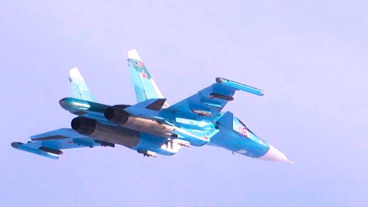 Уникальные кадры полетов сверхзвуковых Су-34 в небе над Челябинском