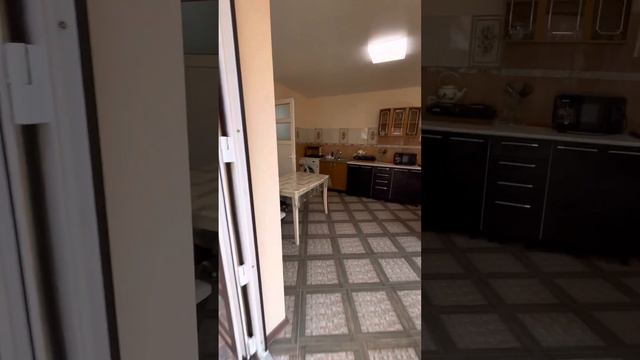 Сдаётся ( № - 59 ) Новая отдельная дача с двориком в центре у рынка ( не высоко). Новый Свет, Крым смотреть онлайн