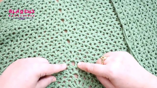 كروشيه شال مثلث بالجيوب | Crocheted triangular shawl with pockets смотреть онлайн