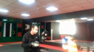 ?15.7.Бокс. Работа на лапах. Никита в деле. #бокс #тренировка #спорт
