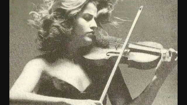 Korngold  Violin Concerto - I - Moderato Nobile - Anne-Sophie Mutter смотреть онлайн