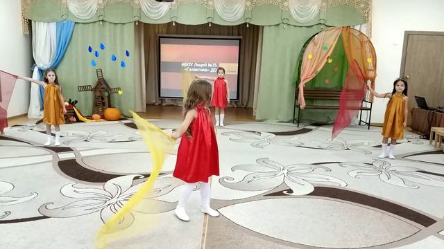 Старшая группа . Осенний танец "Чародей листопад" смотреть онлайн