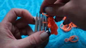 как плести браслеты из резинок на станке