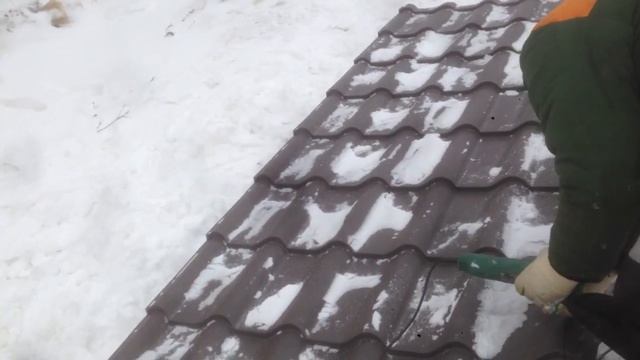 Резка металлочнрепицы электрическими ножницами. смотреть онлайн