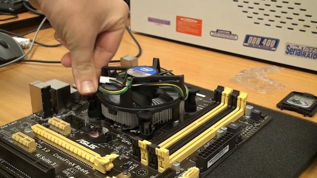 i5 CPU Processor installation into motherboard смотреть онлайн