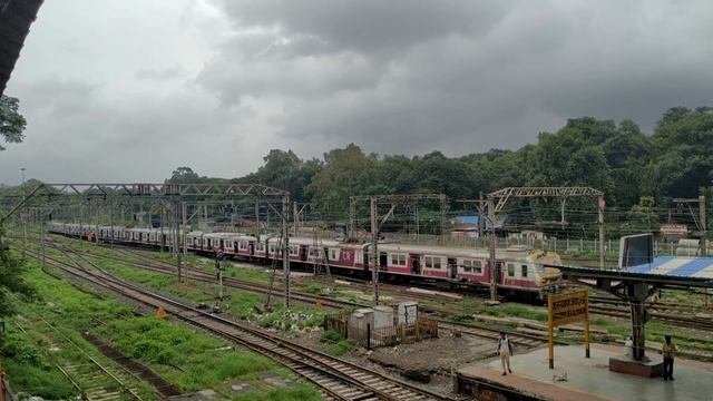 Mumbai Local Train Kalyan Station Mumbai Max.