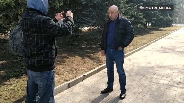 IВ Москве на Троекуровском кладбище проходит церемония прощания с военкором Владленом Татарским.

Ме