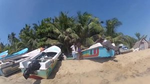 Arugam Bay Main Point HD | Surfing Sri Lanka surf spots - WavesSomewhere.com