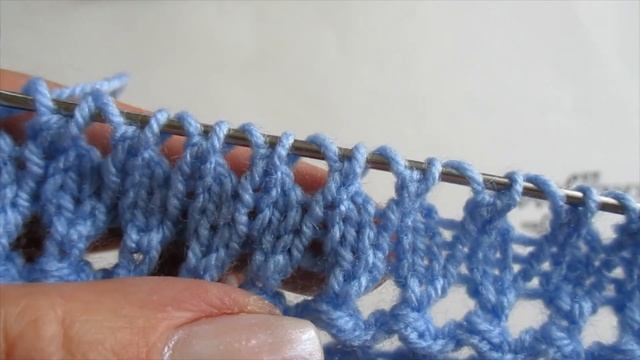 Как же это просто и эффектно - узор вяжется на одном дыхании! Наипростейший ажурный узор спицами? смотреть онлайн