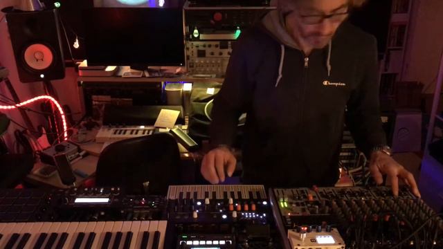 Jam online #11 (Erotic Sky) смотреть онлайн