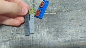 нож 🔪 из Лего для правшей