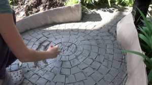 Супер идея садовой дорожки из брусчатки/ DIY cement garden path