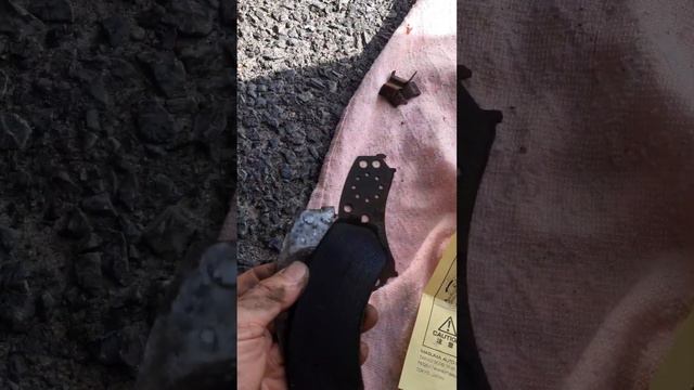 что скрипит в колодках и надо или нет мазать смазкой(противоскрипные пластины)? смотреть онлайн