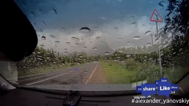 Гром и молния в 100метрах от меня. смотреть онлайн