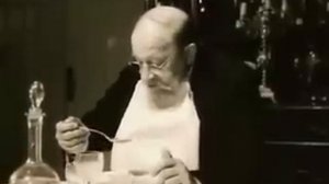 Фрагмент из кино -  Не читайте Советских Газет