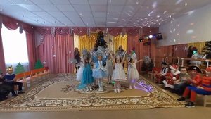 Новогодний утренник в подготовительной группе