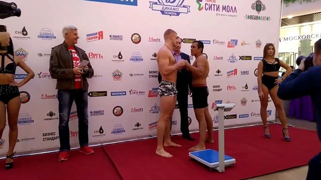 Взвешивание перед боями по #mma смотреть онлайн