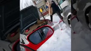 Как заводят машины в Якутии, в Нерюнгри.