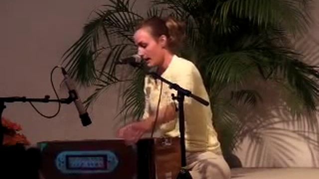 Jaya Mata Kali - Mantra-Chanting with Carlotta смотреть онлайн