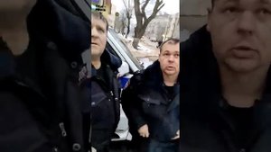 Ты кого тут обыскиваешь без понятых?))