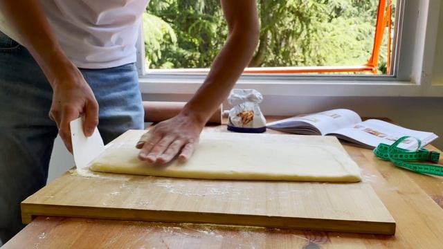 Croissant Sourdough. Круассан на закваске