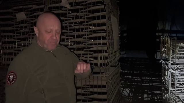 Евгений Пригожин показал завод шампанских вин в Артемовске накануне его передачи Минобороны РФ.