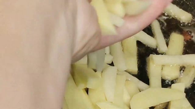 Как жарить картошку что бы просили ДОБАВКУ.Картошка Жареная на  сале.