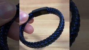 Стильный кожаный мужской браслет на магнитной застёжке.