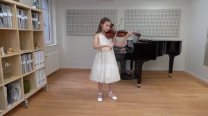 Lena-Lisa Rosa plays the Bee by Schubert