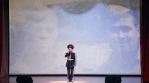 "Мал ещё, но рассудить я в силе..." - читает Новиков Александр